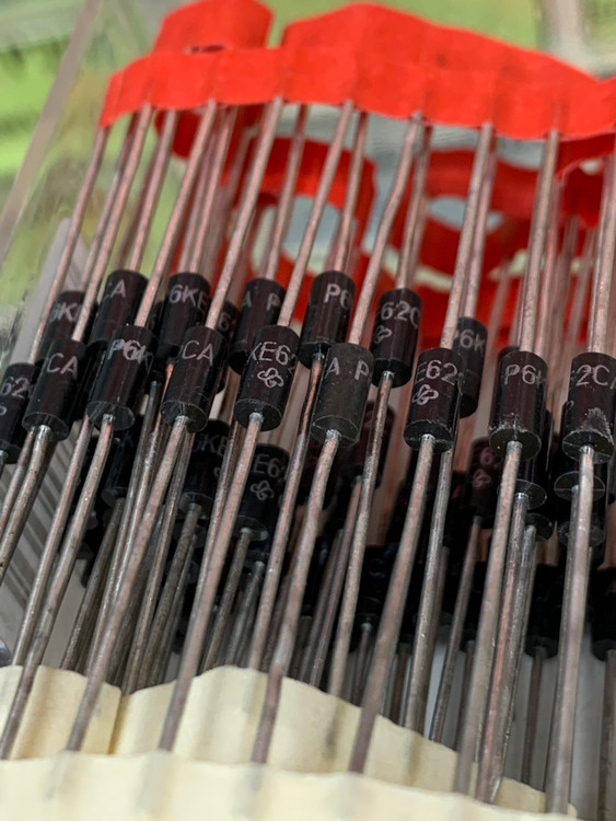 دیود زنر P6KE62CA