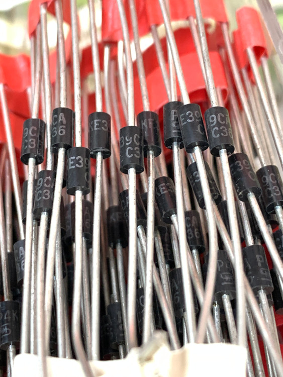 دیود زنر P6KE39CA