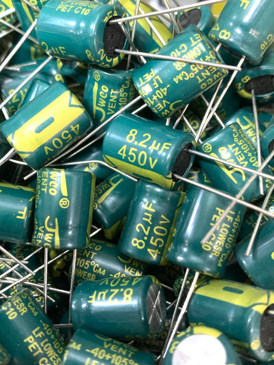 خازن الکترولیت 8.2 میکروفاراد 450 ولت