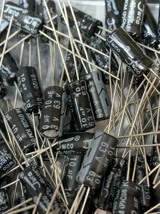 خازن الکترولیت 10 میکروفاراد 63 ولت