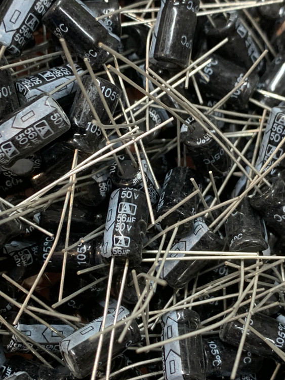 خازن الکترولیت 56 میکروفاراد 50 ولت