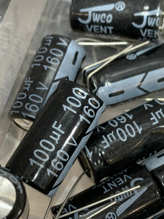 خازن الکترولیت 100 میکروفاراد 160 ولت