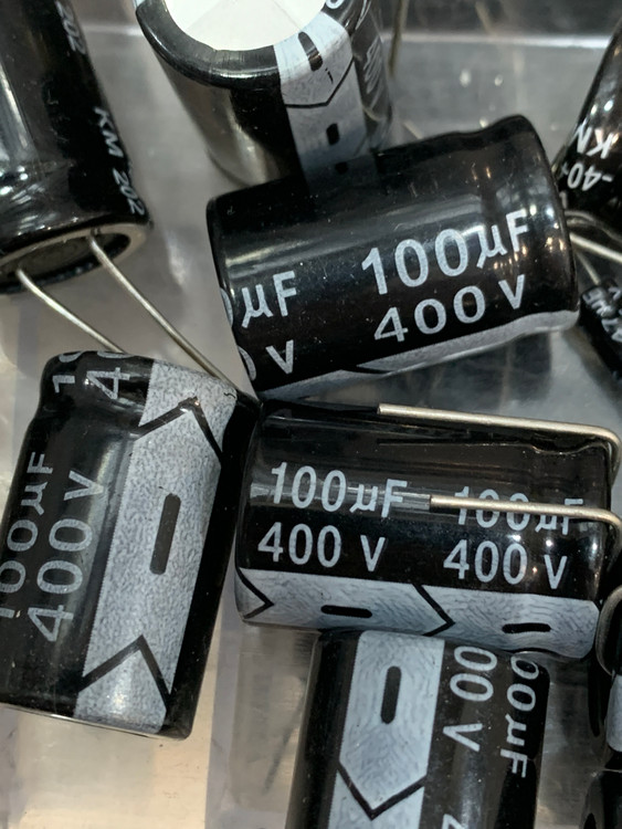 خازن الکترولیت 100 میکروفاراد 400 ولت