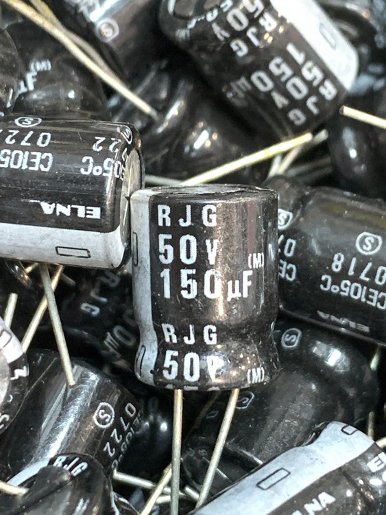 خازن الکترولیت 150 میکروفاراد 50 ولت