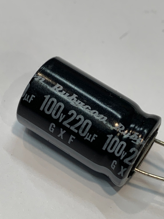خازن الکترولیت 220 میکروفاراد 100 ولت