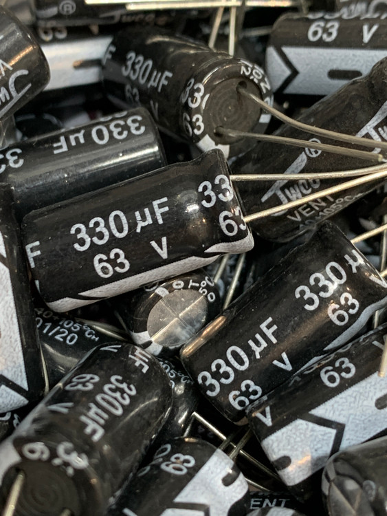 خازن الکترولیت 330 میکروفاراد 63 ولت