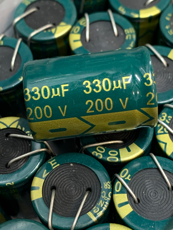 خازن الکترولیت 330 میکروفاراد 200 ولت