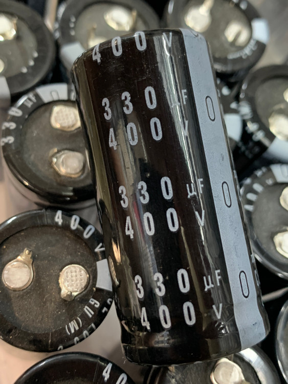 خازن الکترولیت 330 میکروفاراد 400 ولت