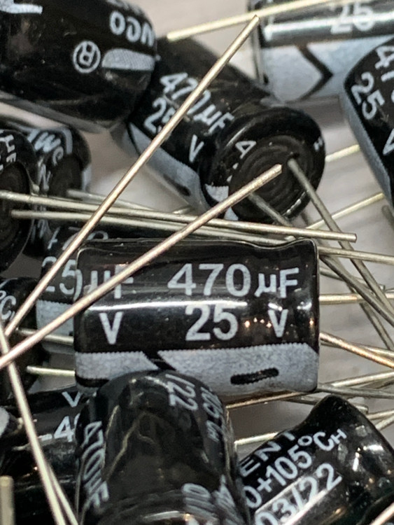 خازن الکترولیت 470 میکروفاراد 25 ولت