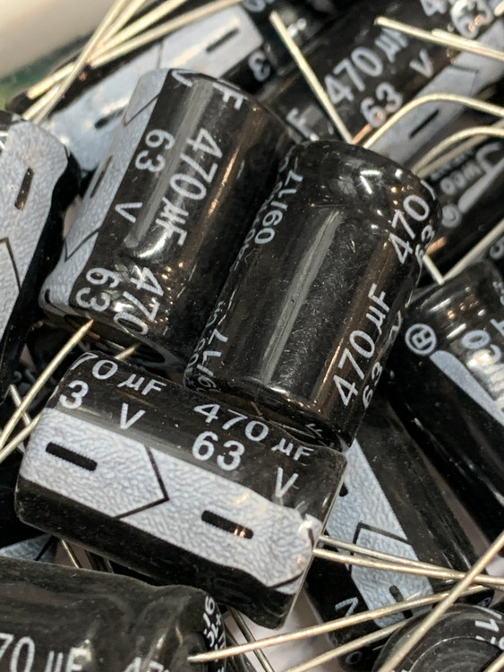 خازن الکترولیت 470 میکروفاراد 63 ولت