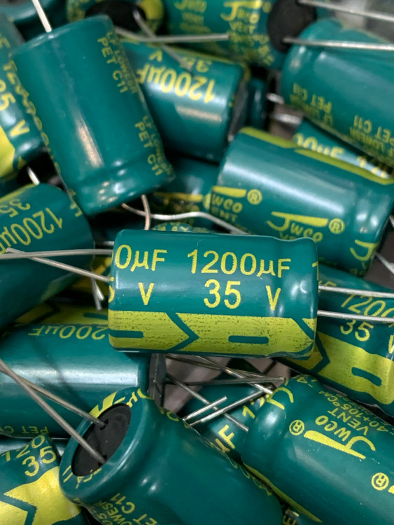 خازن الکترولیت 1200 میکروفاراد 35 ولت