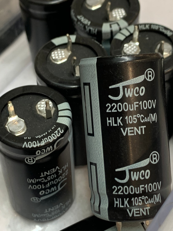 خازن الکترولیت 2200 میکروفاراد 100 ولت