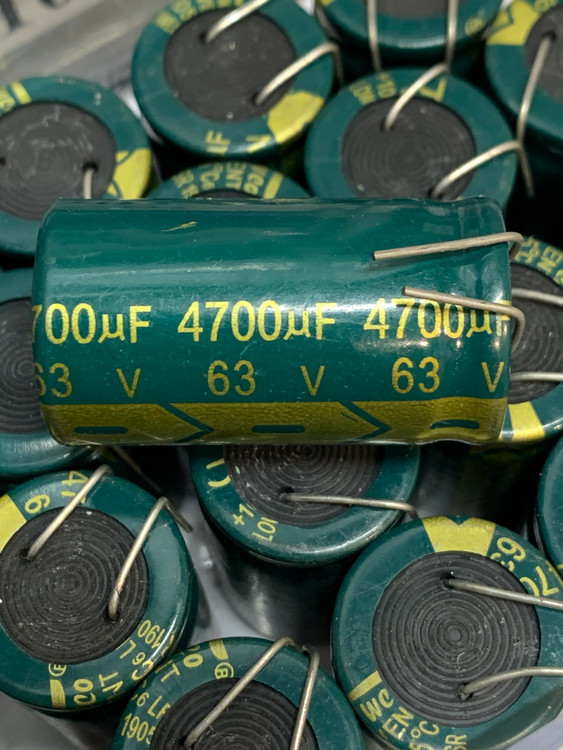 خازن الکترولیت 4700 میکروفاراد 63 ولت