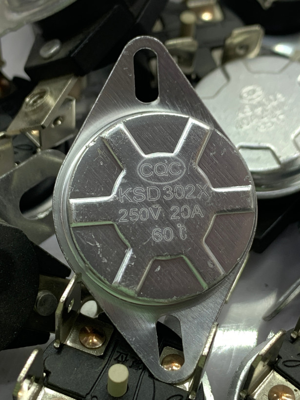 60 درجه سانتی گراد 20 آمپر
