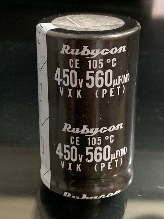 خازن الکترولیت 560 میکروفاراد 450 ولت