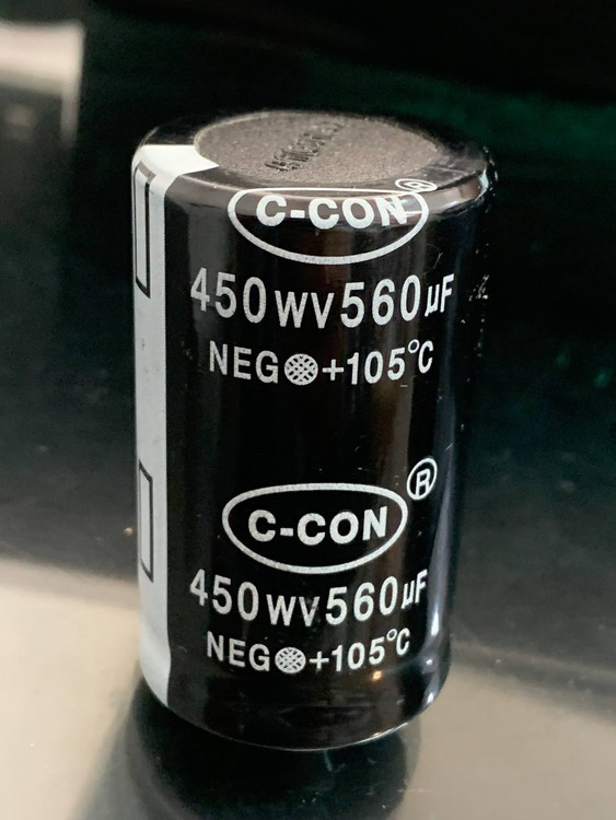 خازن الکترولیت 560 میکروفاراد 450 ولت