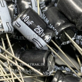 خازن الکترولیت 10 میکروفاراد 250 ولت